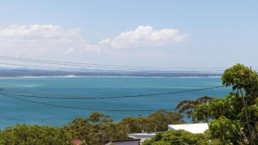 Holiday on The Hill - 29 Wallawa Rd, Nelson Bay